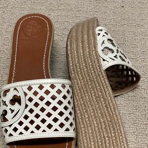 Tory Burch platform sandals perfect for summer